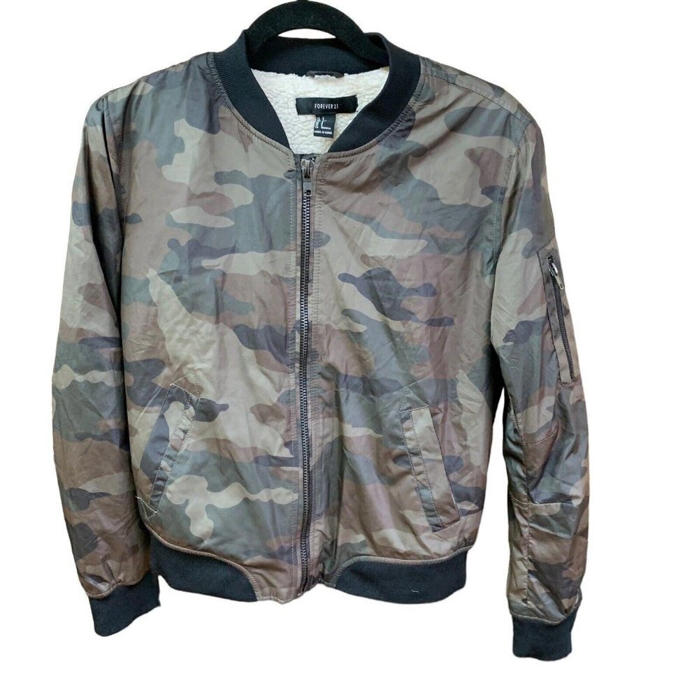 Forever 21  Womens Camouflage Sherpa Lined  Bomber Jacket Size Small​​​​​​